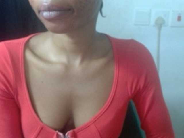 Juicyxpussy live cam on BongaCams