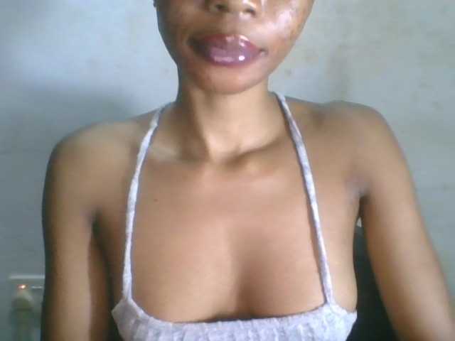 Juicyxpussy live cam on BongaCams