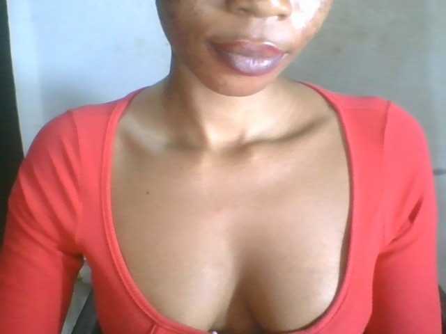 Juicyxpussy live cam on BongaCams