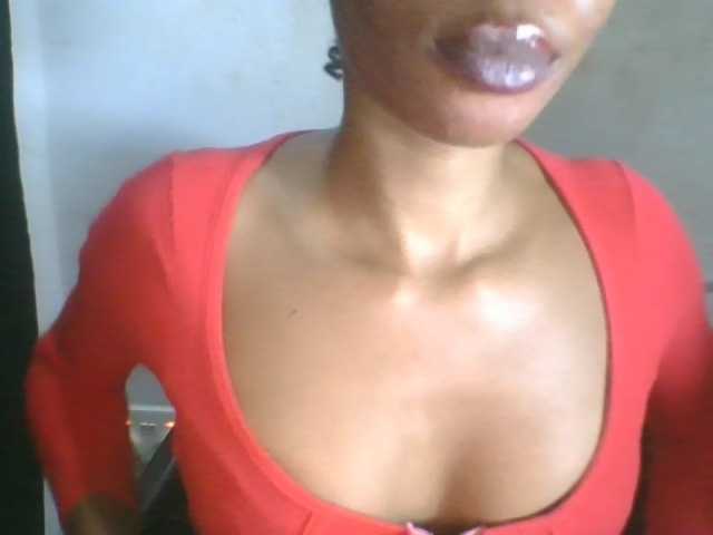 Juicyxpussy live cam on BongaCams