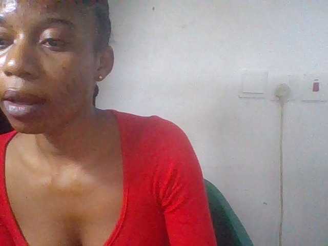 Juicyxpussy live cam on BongaCams