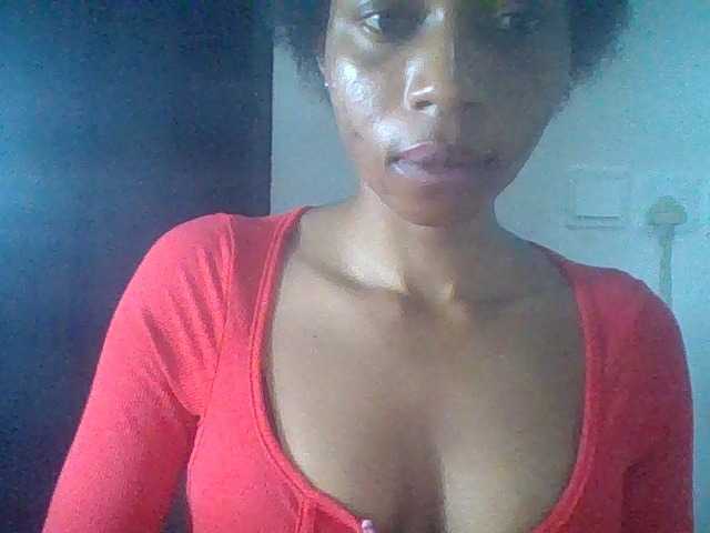 Juicyxpussy live cam on BongaCams