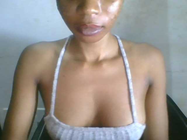 Juicyxpussy live cam on BongaCams