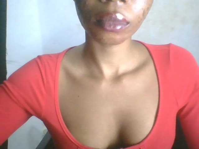 Juicyxpussy live cam on BongaCams