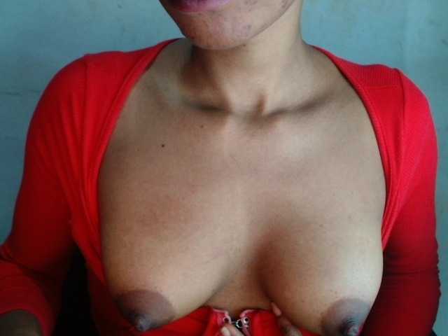 Juicyxpussy live cam on BongaCams