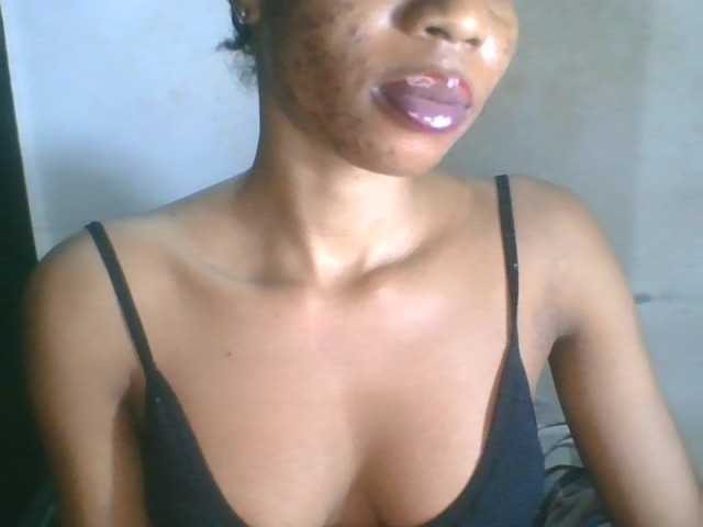 juicyxpussy cam belle