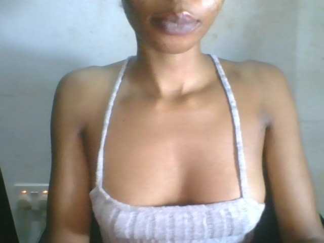 Juicyxpussy live cam on BongaCams