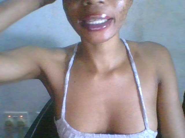 Juicyxpussy live cam on BongaCams