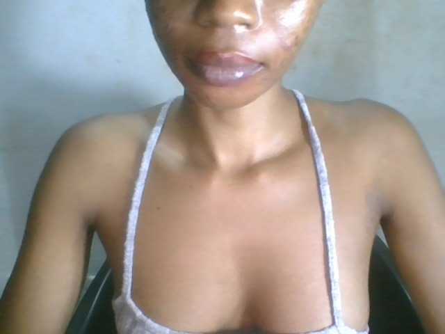 Juicyxpussy live cam on BongaCams