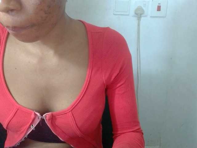 Juicyxpussy live cam on BongaCams