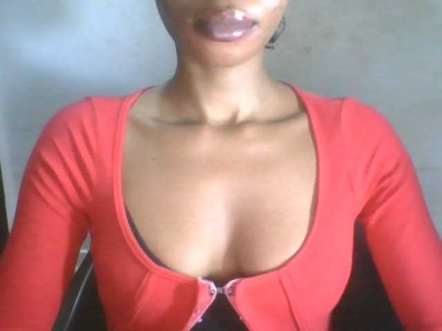 Juicyxpussy live cam on BongaCams