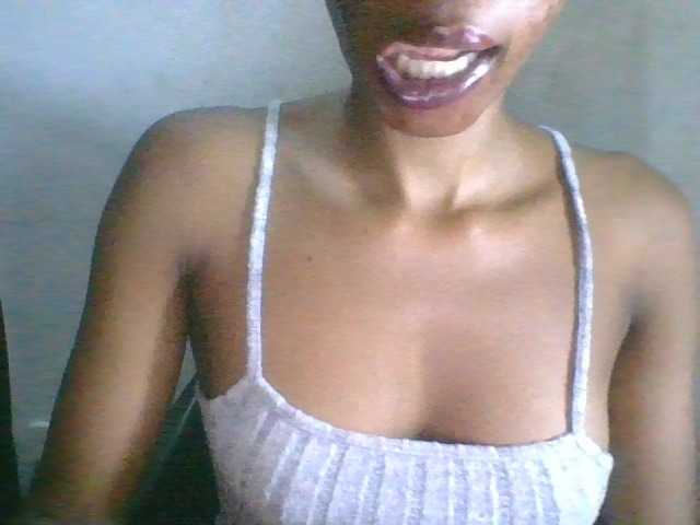 Juicyxpussy live cam on BongaCams