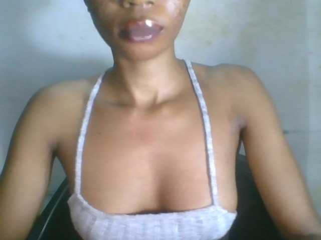 Juicyxpussy live cam on BongaCams