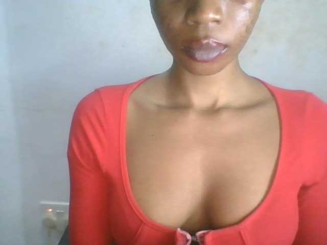 Juicyxpussy live cam on BongaCams