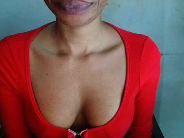 Juicyxpussy live cam on BongaCams