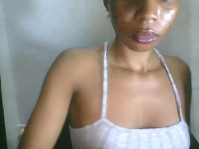Juicyxpussy live cam on BongaCams