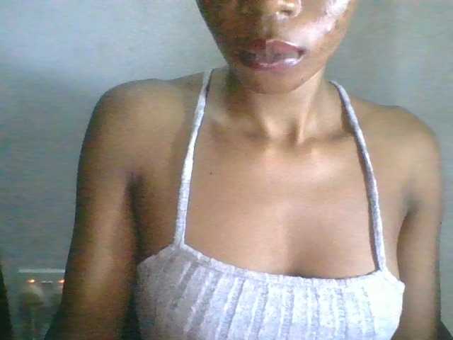 Juicyxpussy live cam on BongaCams
