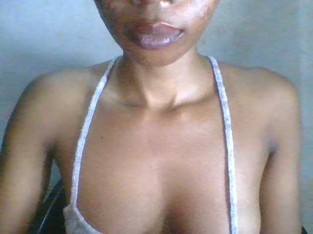 juicyxpussy cam belle