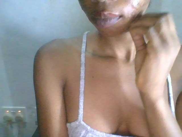 Juicyxpussy live cam on BongaCams
