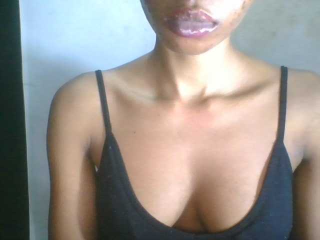 Juicyxpussy live cam on BongaCams