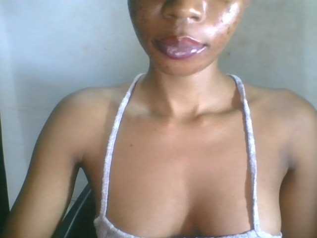 Juicyxpussy live cam on BongaCams