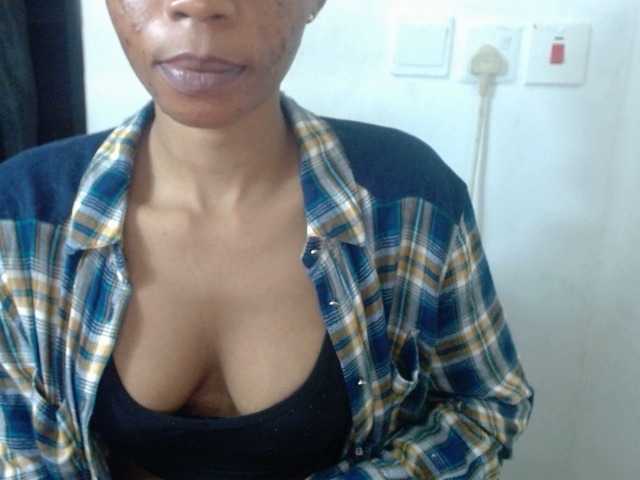 Juicyxpussy live cam on BongaCams