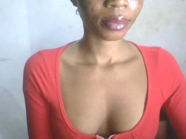 Juicyxpussy live cam on BongaCams