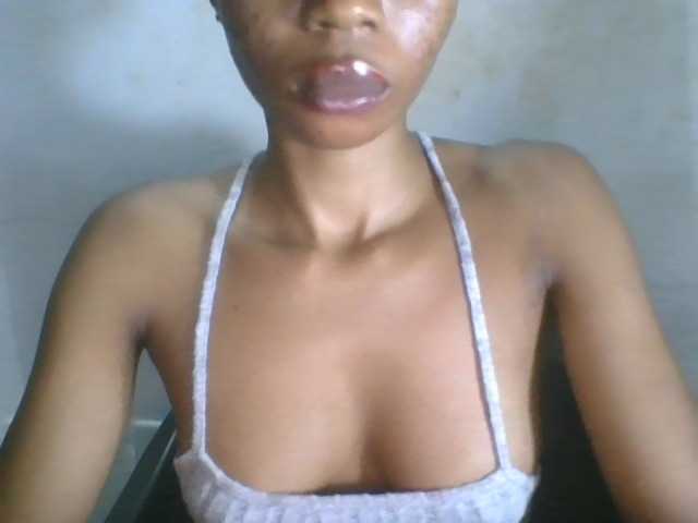Juicyxpussy live cam on BongaCams