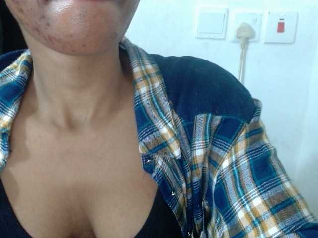 Juicyxpussy live cam on BongaCams