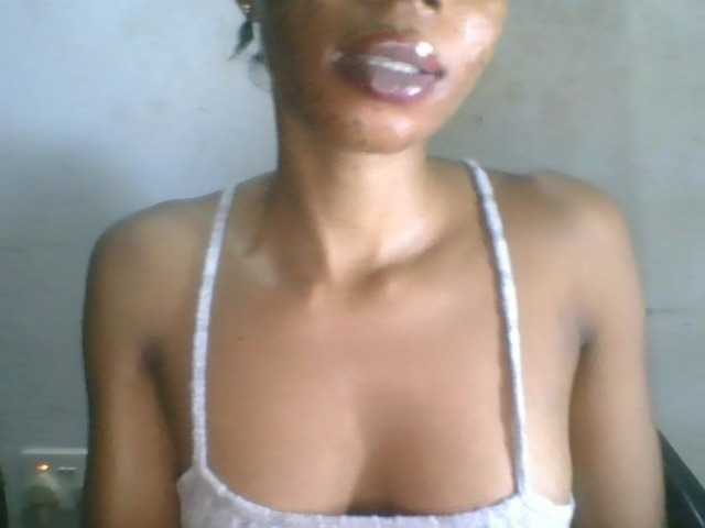Juicyxpussy live cam on BongaCams