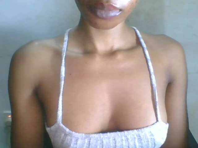 Juicyxpussy live cam on BongaCams