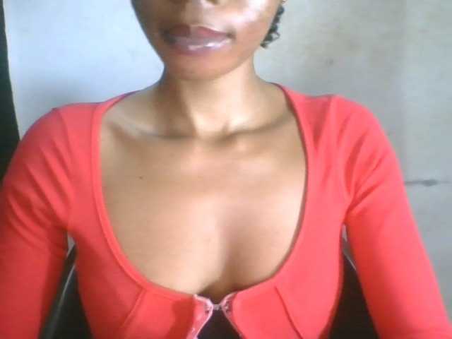Juicyxpussy live cam on BongaCams