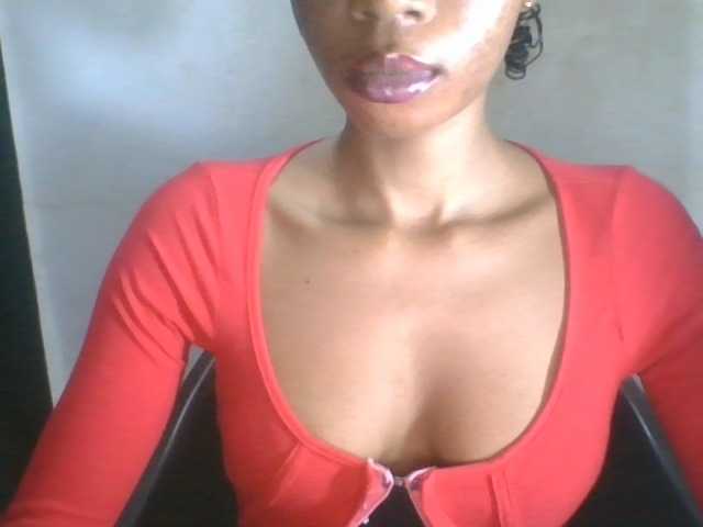 Juicyxpussy live cam on BongaCams