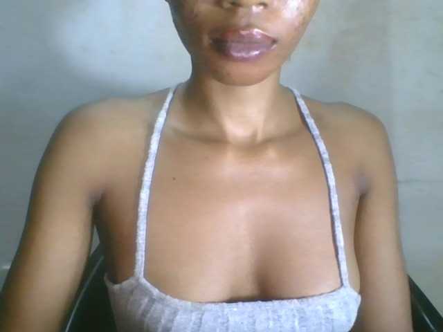 Juicyxpussy live cam on BongaCams