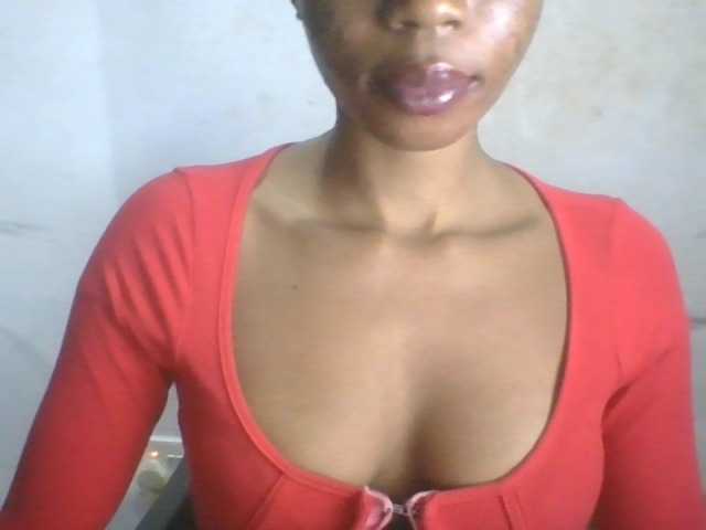 Juicyxpussy live cam on BongaCams