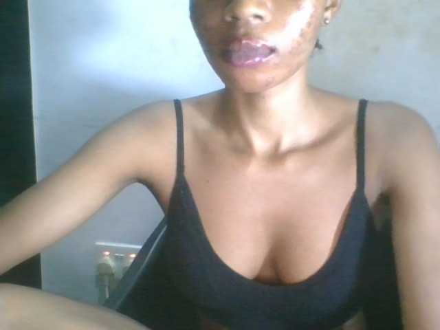 Juicyxpussy live cam on BongaCams