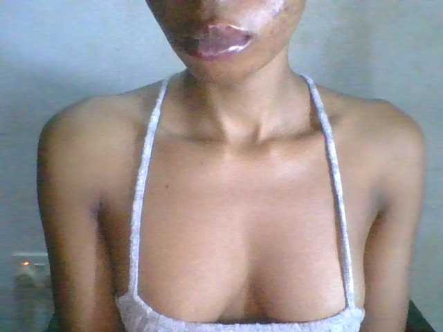 Juicyxpussy live cam on BongaCams