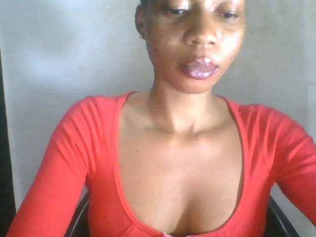 Juicyxpussy live cam on BongaCams