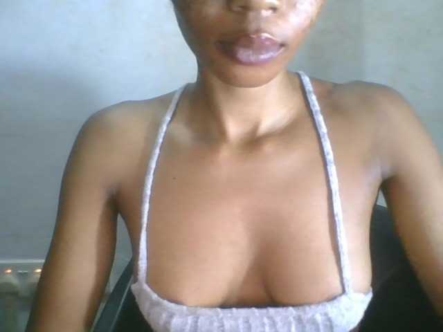 Juicyxpussy live cam on BongaCams
