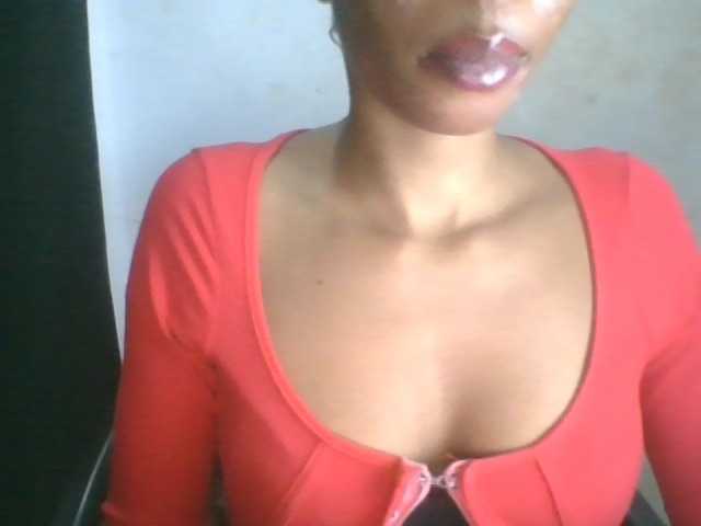 Juicyxpussy live cam on BongaCams