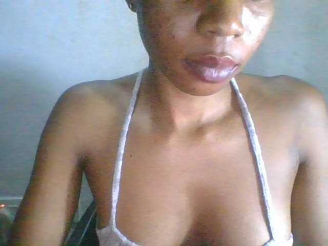Juicyxpussy live cam on BongaCams