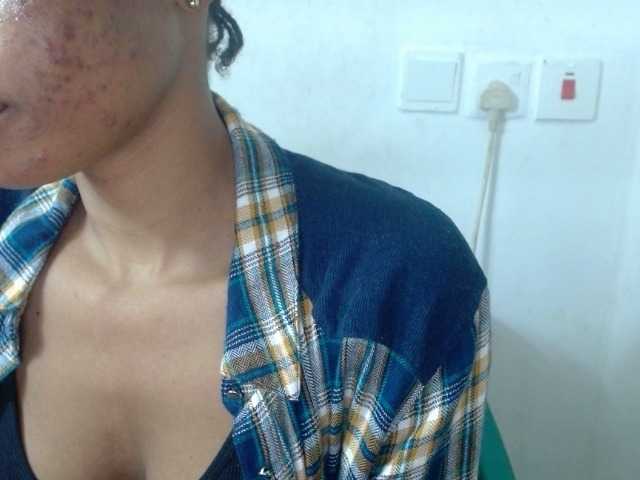 Juicyxpussy live cam on BongaCams
