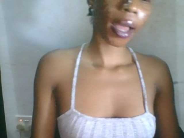 Juicyxpussy live cam on BongaCams