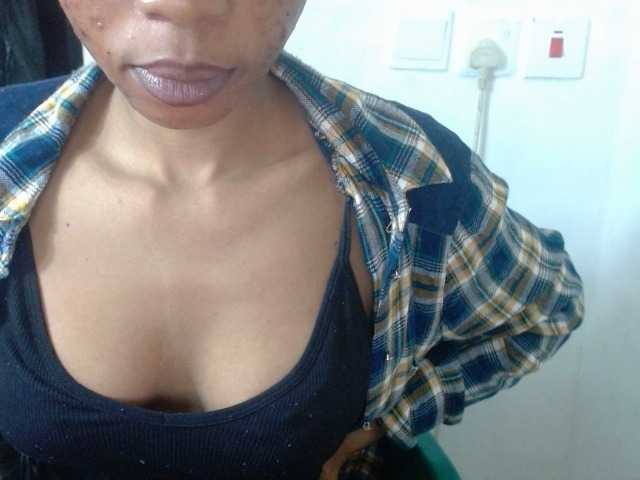 Juicyxpussy live cam on BongaCams