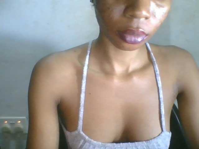 Juicyxpussy live cam on BongaCams