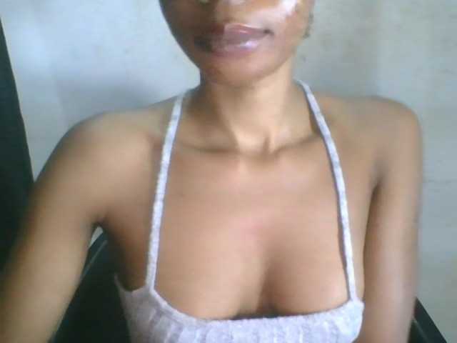 Juicyxpussy live cam on BongaCams