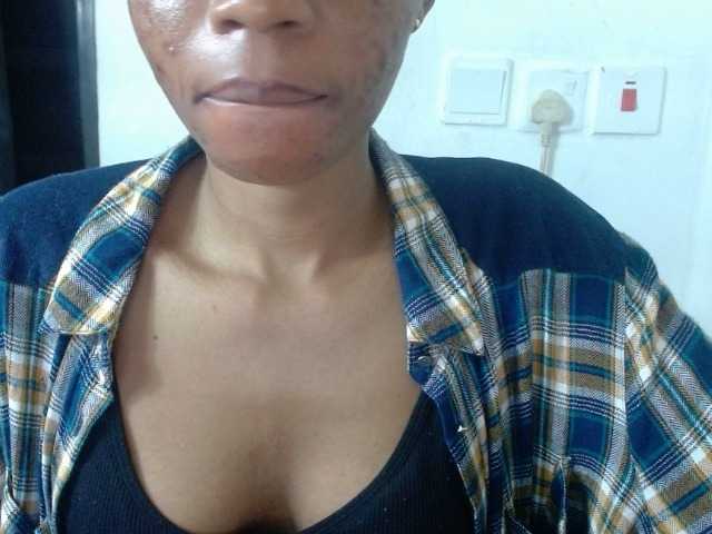 Juicyxpussy live cam on BongaCams