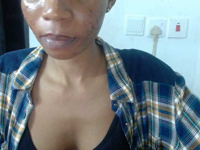 Juicyxpussy live cam on BongaCams
