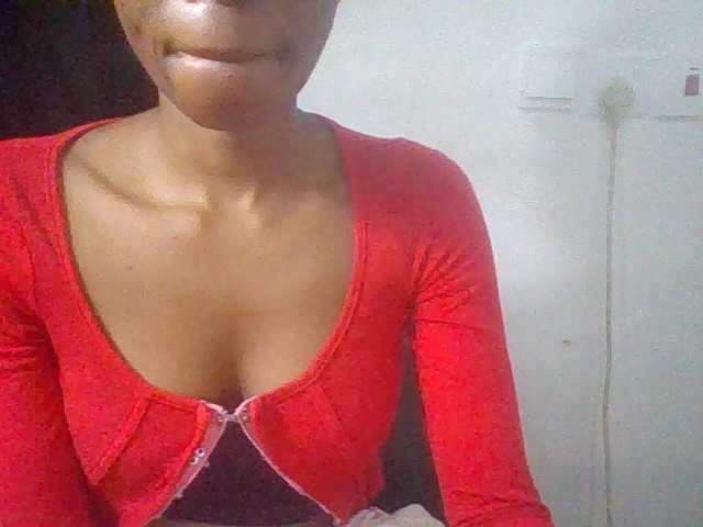 Juicyxpussy live cam on BongaCams
