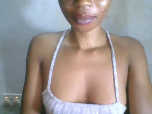 Juicyxpussy live cam on BongaCams
